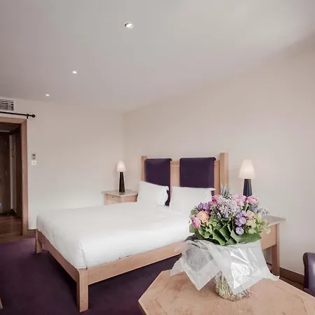 The Clarence 4*