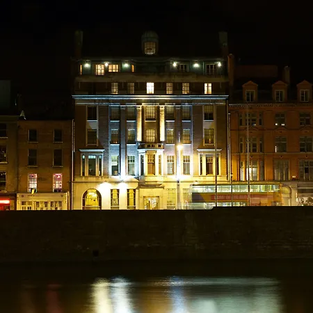 Hotel The Clarence