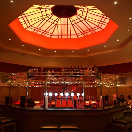 Hotel The Clarence 4*