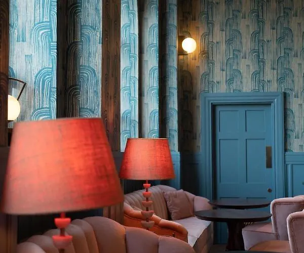 The Clarence Hotel 4*