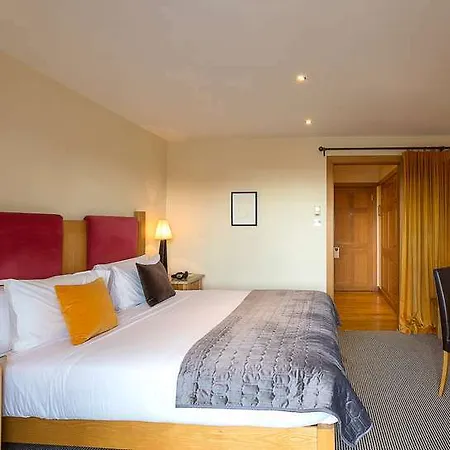 Hotel The Clarence 4*