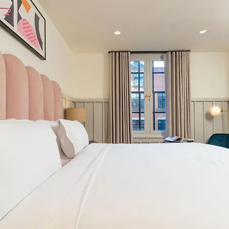 The Clarence 4*