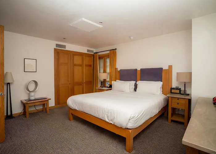 Hotell The Clarence 4*