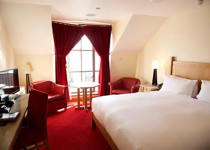 Otel The Clarence 4*