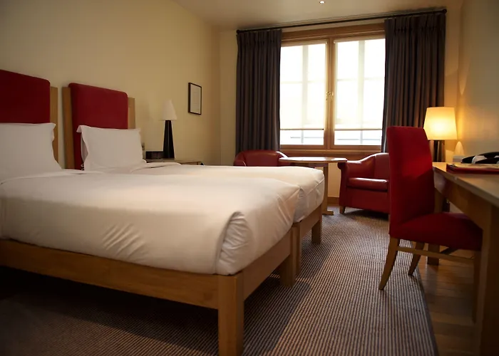 The Clarence Hotell 4*