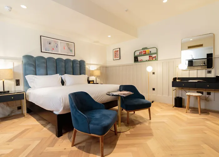 The Clarence Hotell 4*