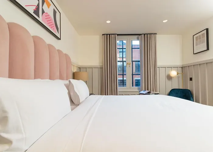 The Clarence 4*