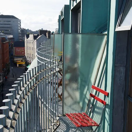 Szálloda The Clarence 4*